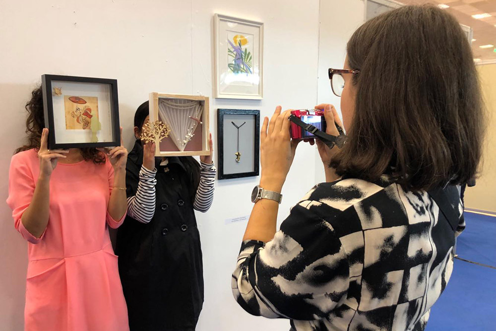 50/50 Καλλιτέχνες και σχεδιαστές σε διάλογο