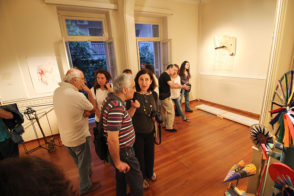 Back to Back | Horror vacui