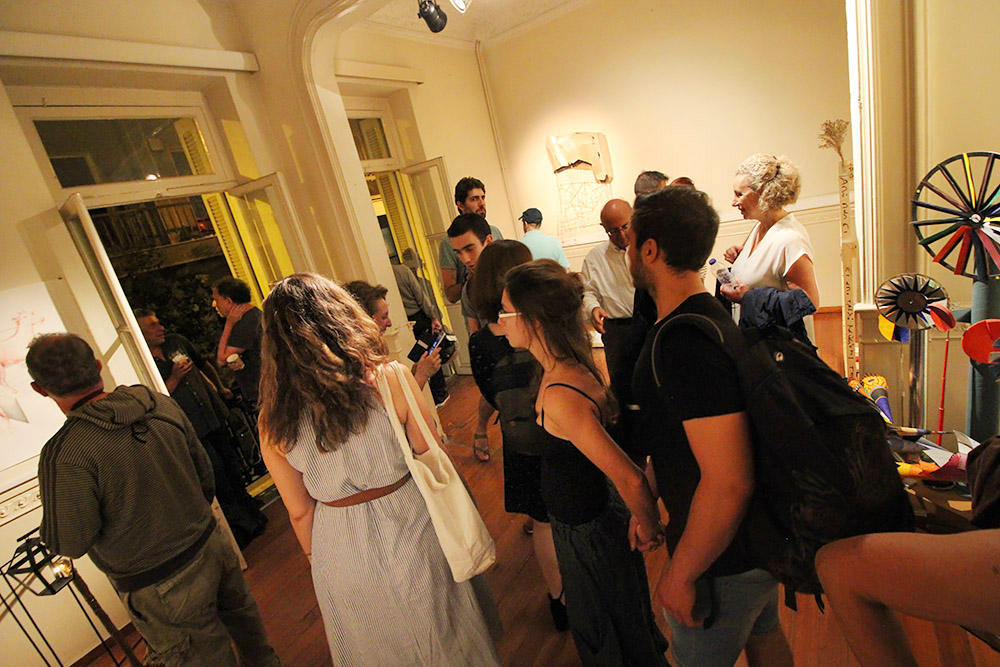 Back to Back | Horror vacui